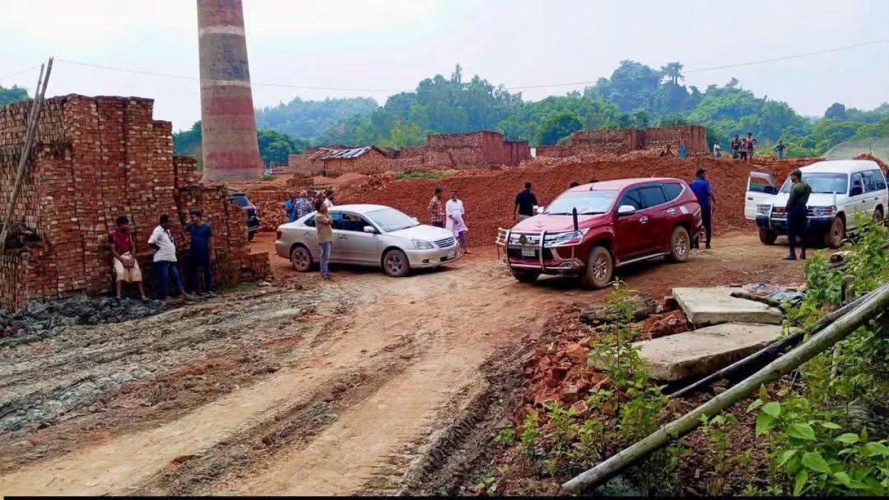 লামায় ১৩ ইটভাটাকে ২৯ লাখ টাকা জরিমানা